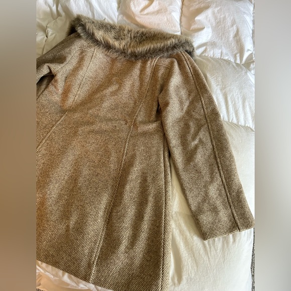 Abbmoor Tweed Coat - Picture 8 of 10